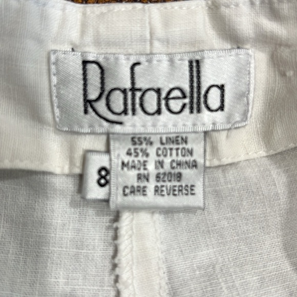 Rafaella brand Women Linen Cotton blend White Pleaded Classic Summertime Shorts! - Picture 5 of 7